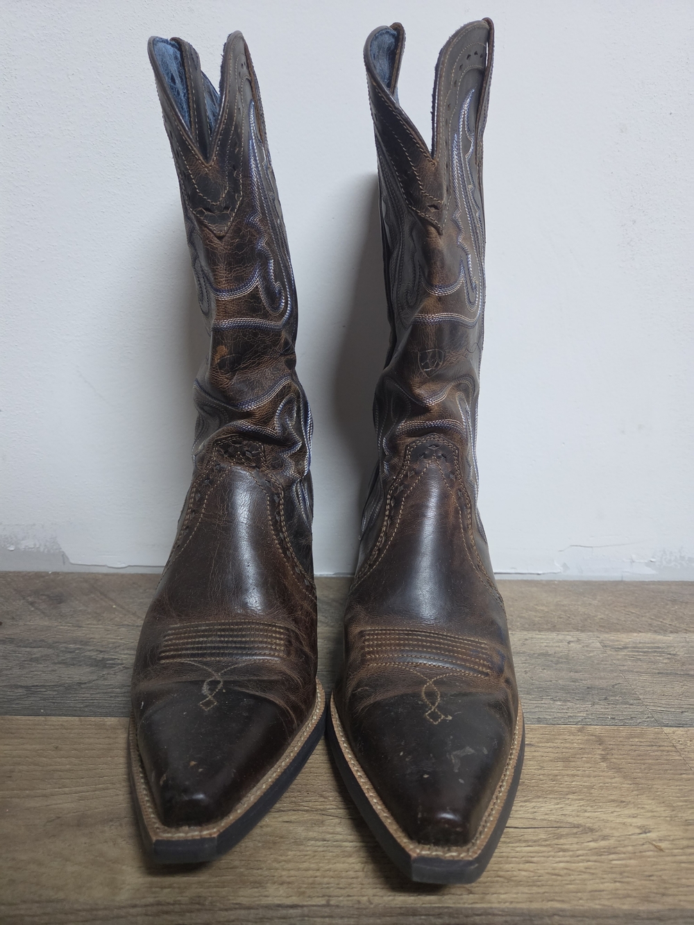 Ariat  Dark Brown Western Cowboy Boots with Pointed Toe